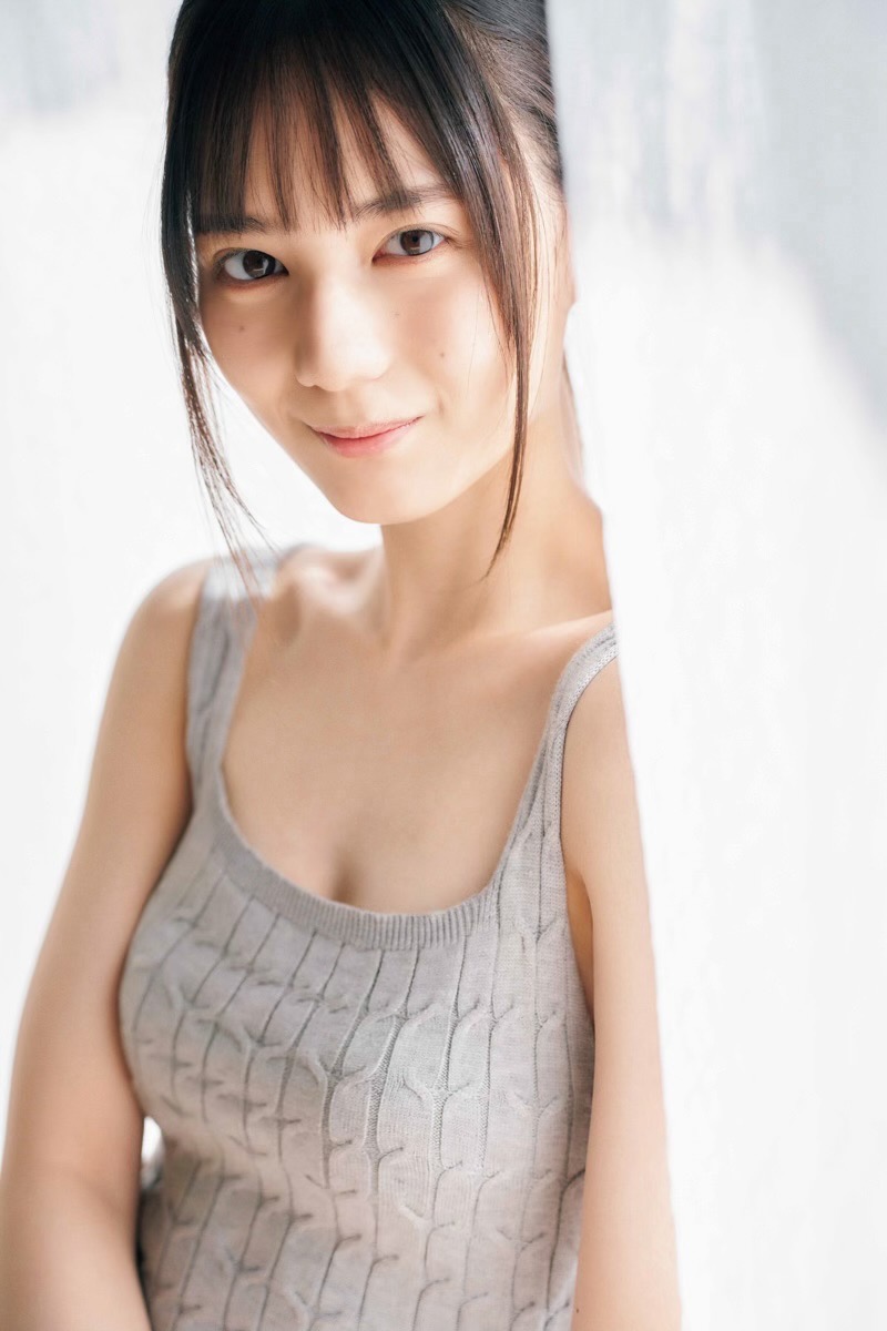 小坂 菜緒の写真