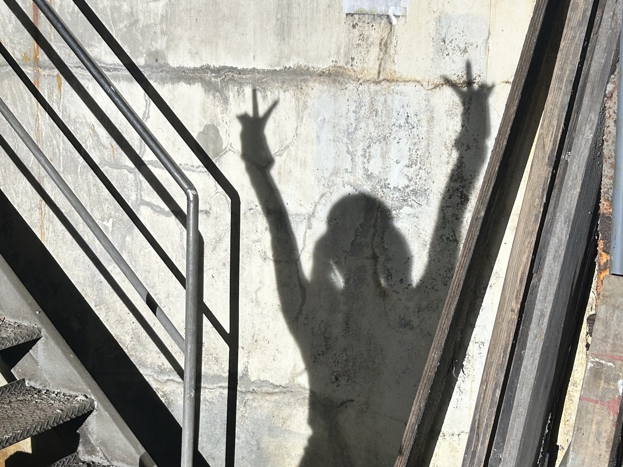 伊藤理々杏の卒業発表ブログ「好きだったこの場所」に掲載された写真
